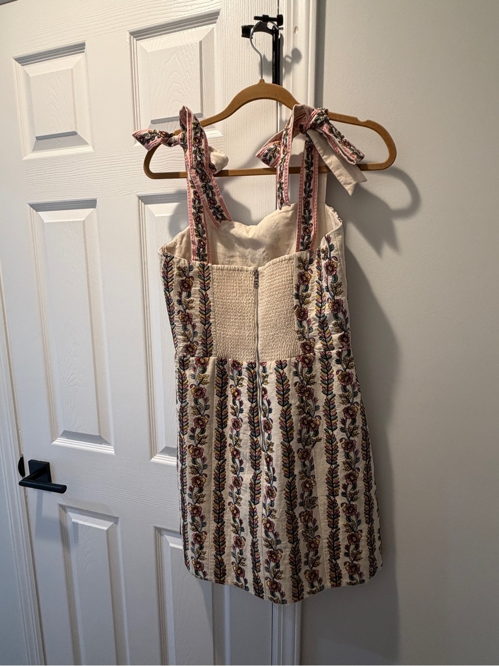 NWT Alice + Olivia Off-White Textured Midi Dress with Floral Multi Accents - Picture 2 of 6